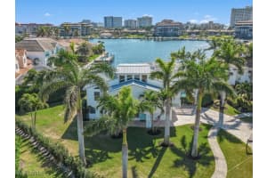 415 Swiss Ct, Marco Island