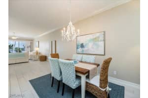 9566 Gulf Shore Dr 102, Naples