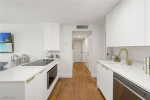 175 5th Avenue S 204, Naples, FL 34102 - MLS#225072811