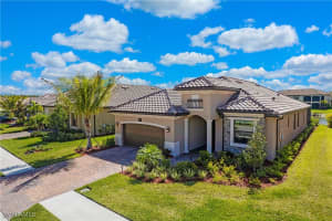 28107 Foxrock Court, Bonita Springs, FL 34135 - MLS#225072843