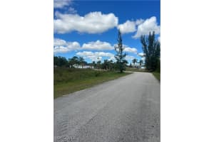  63rd st sw, Naples, FL 34105 - MLS#225072868