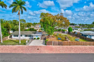 727 108th Avenue, Naples, FL 34108 - MLS#225072882