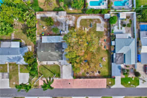 727 108th Avenue, Naples, FL 34108 - MLS#225072882