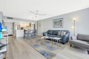 5 Bluebill Avenue, Naples, FL 34108 - MLS#225072885