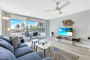 5 Bluebill Avenue, Naples, FL 34108 - MLS#225072885