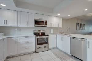 4610 Chantelle Drive, Naples, FL 34112 - MLS#225072894
