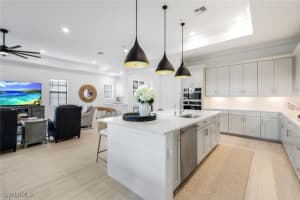 2472 Breakwater Way, Naples, FL 34112 - MLS#225072928