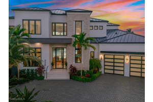 228 Capistrano Court, Marco Island, FL 34145 - MLS#225072930