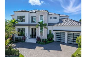 228 Capistrano Court, Marco Island, FL 34145 - MLS#225072930