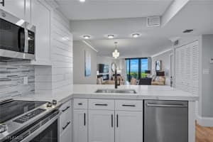 260 Seaview Court, Marco Island, FL 34145 - MLS#225072986