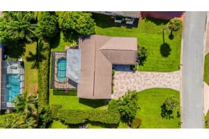 297 Bay Meadows Drive, Naples, FL 34113 - MLS#225073051