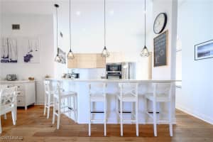 601 Beachwalk Cir L202, Naples