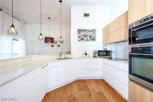 601 Beachwalk Circle, Naples, FL 34108 - MLS#225073072