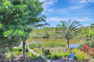 193 Cocohatchee Street, Naples, FL 34110 - MLS#225073078