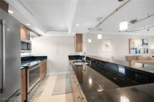 300 Park Shore Drive, Naples, FL 34103 - MLS#225073128