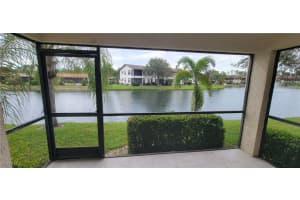 5233 Treetops Dr Y102, Naples
