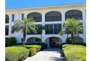 53 High Point Cir W 302, Naples