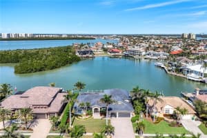 650 Rockport Ct, Marco Island