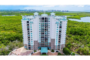 445 Cove Tower Dr 903, Naples