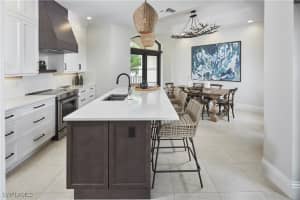 692 10th Avenue, Naples, FL 34102 - MLS#225073337