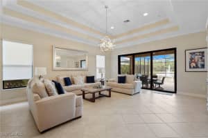 6564 Roma Way, Naples, FL 34113 - MLS#225073362