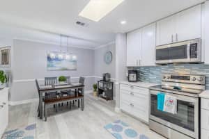 12249 Londonderry Lane, Bonita Springs, FL 34135 - MLS#225073494