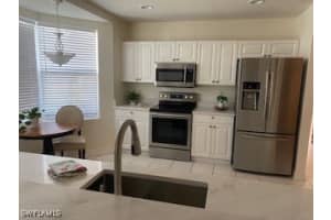 600 Diamond Circle, Naples, FL 34110 - MLS#225073539