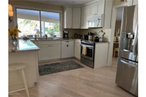 677 18th Avenue, Naples, FL 34102 - MLS#225073551