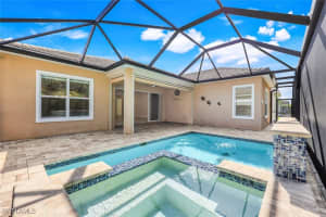 3781 Helmsman Dr, Naples