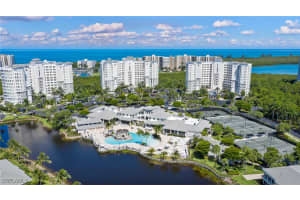 285 GRANDE Way, Naples, FL 34110 - MLS#225073619