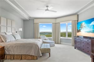 285 GRANDE Way, Naples, FL 34110 - MLS#225073619