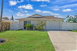 724 100th Avenue, Naples, FL 34108 - MLS#225073640