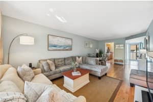 72 7th Street, Naples, FL 34102 - MLS#225073659