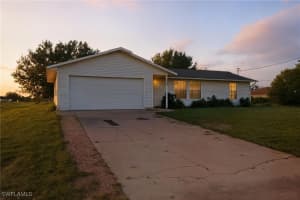 2801 28th Street, Lehigh Acres, FL 33976 - MLS#225073704