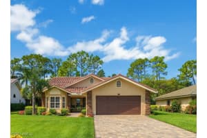 421 Countryside Dr, Naples