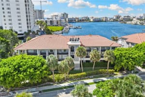 9101 Vanderbilt Drive, Naples, FL 34108 - MLS#225073772