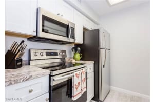 372 4th Avenue, Naples, FL 34102 Sold 12/18/25