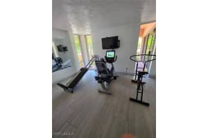 160 Turtle Lake Ct 209, Naples