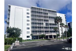 5 Bluebill Ave 303-1, Naples