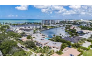 261 Banyan Blvd 104, Naples