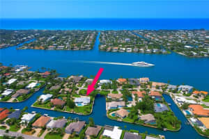 1250 Tuna Court, Naples, FL 34102 - MLS#225073898