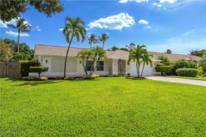 10381 Regent Cir, Naples
