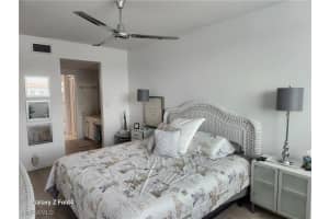 805 RIVER POINT Drive, Naples, FL 34102 - MLS#225073923