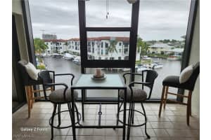 805 RIVER POINT Drive, Naples, FL 34102 - MLS#225073923