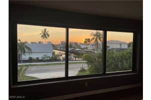 10602 Vanderbilt Drive, Naples, FL 34108 - MLS#225073941