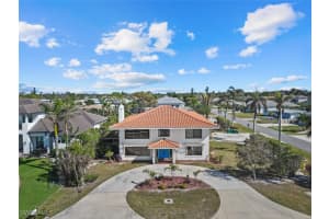 10602 Vanderbilt Drive, Naples, FL 34108 - MLS#225073941