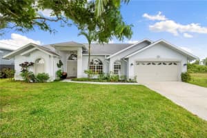 726 37th Place, Cape Coral, FL 33993 - MLS#225073950