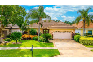 7100 Falcons Glen Blvd, Naples