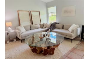 337 Emerald Bay Circle, Naples, FL 34110 - MLS#225073990