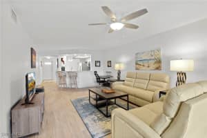 840 Gulf Pavillion Dr 103, Naples